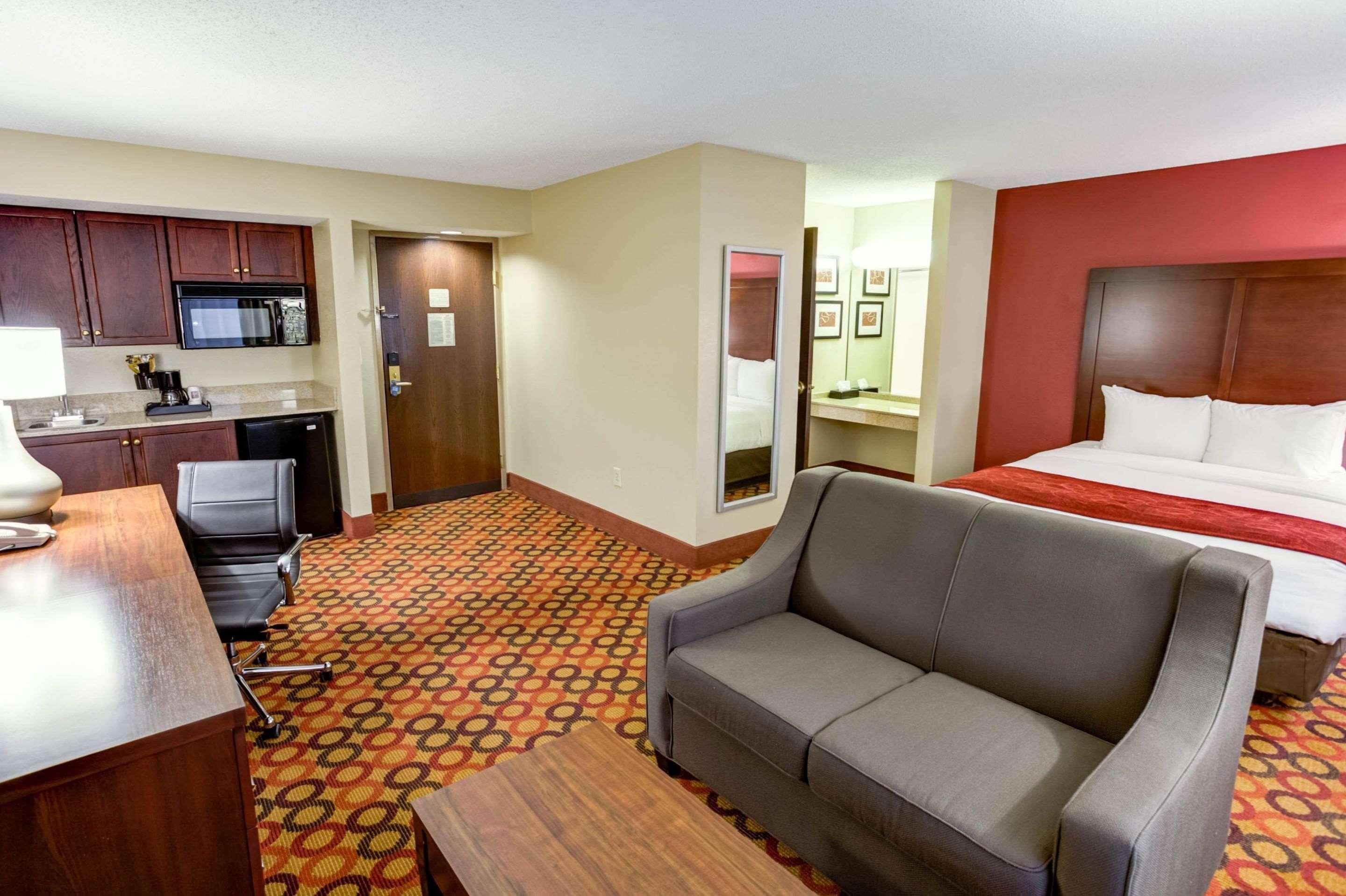 Comfort Suites Concord Mills Exterior photo